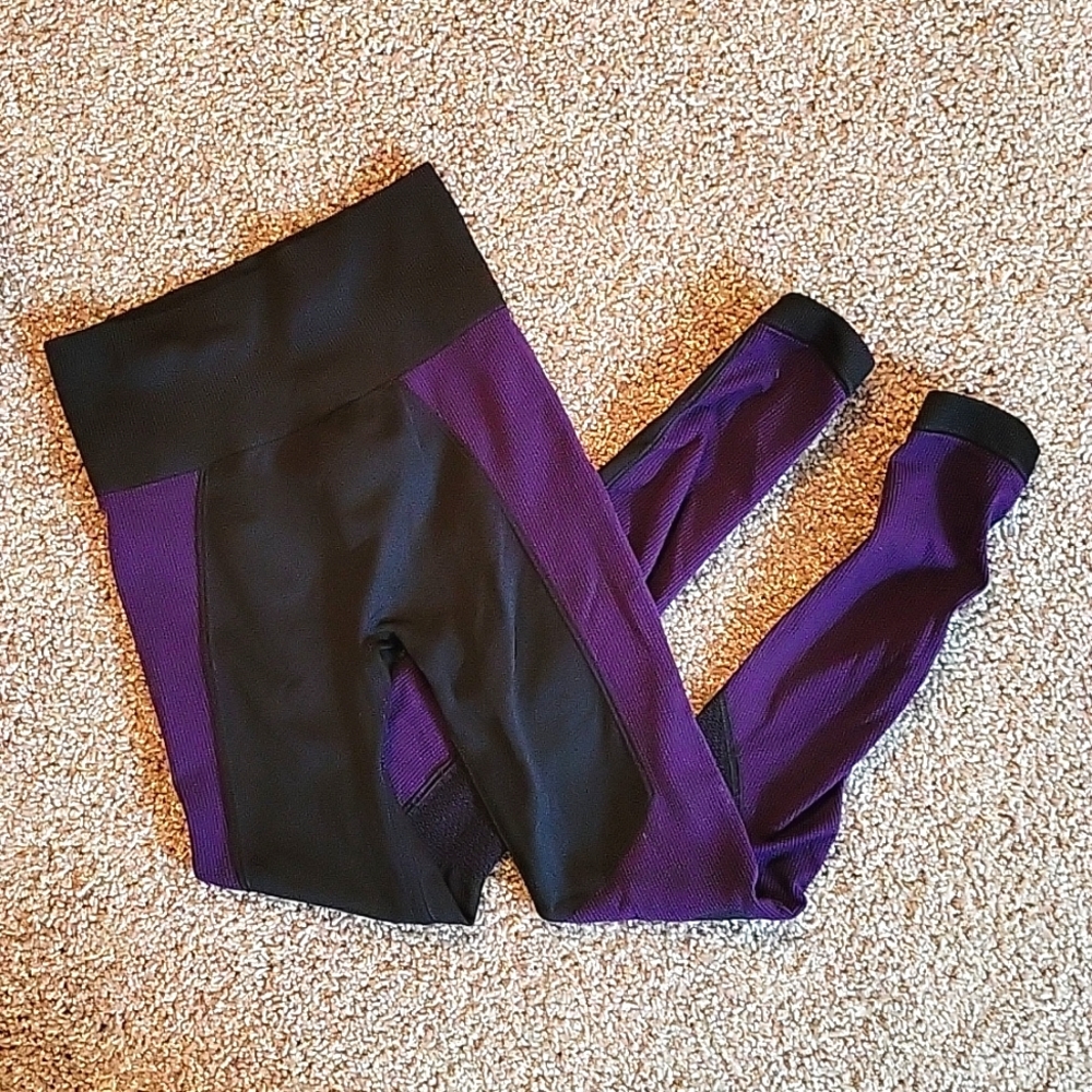 Seamless Fabletics Purple Leggings - XS